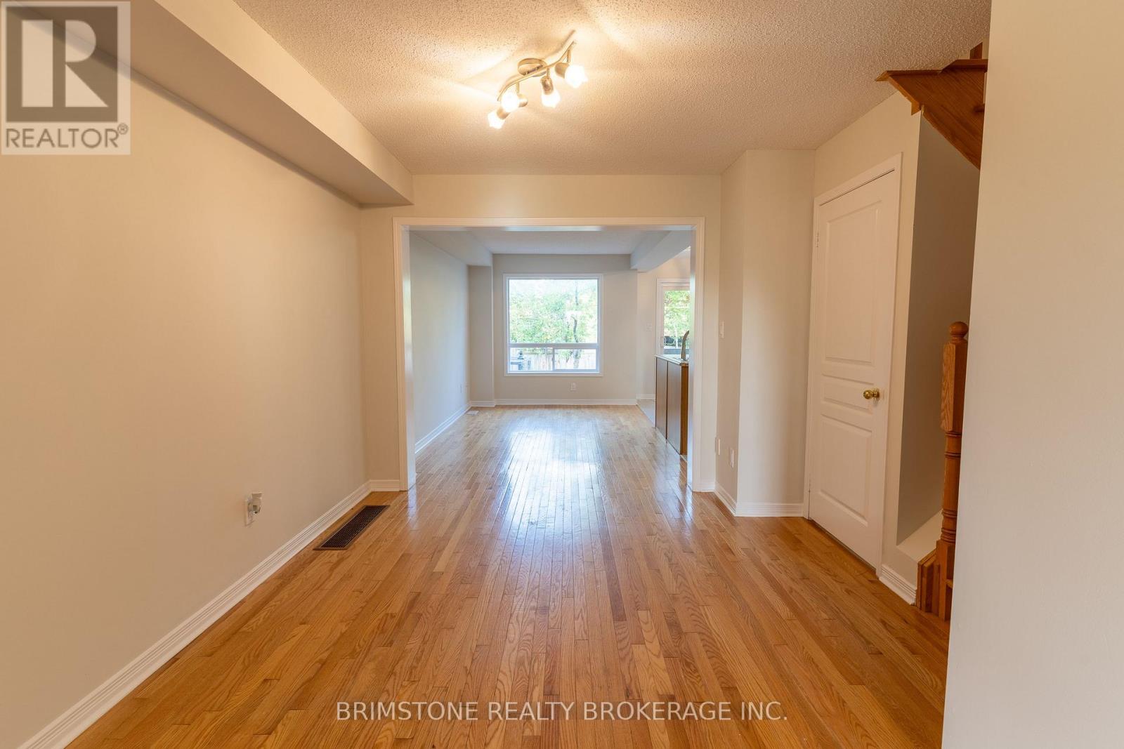 89 Winchester Terrace, Barrie (Innis-Shore), Ontario  L4M 0C8 - Photo 5 - S12699500