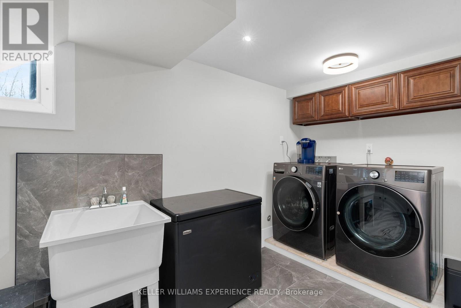 51 Fittons Road E, Orillia, Ontario  L3V 2J2 - Photo 11 - S12699616