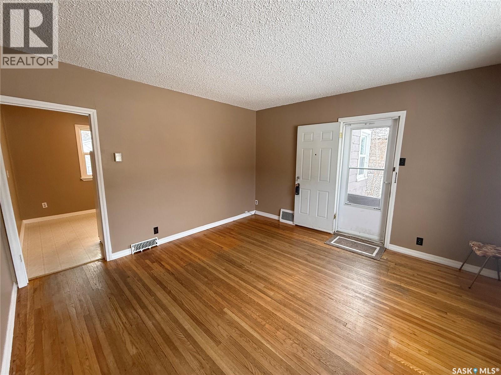 218 Hilliard Street E, Saskatoon, Saskatchewan  S7J 0E4 - Photo 7 - SK026701