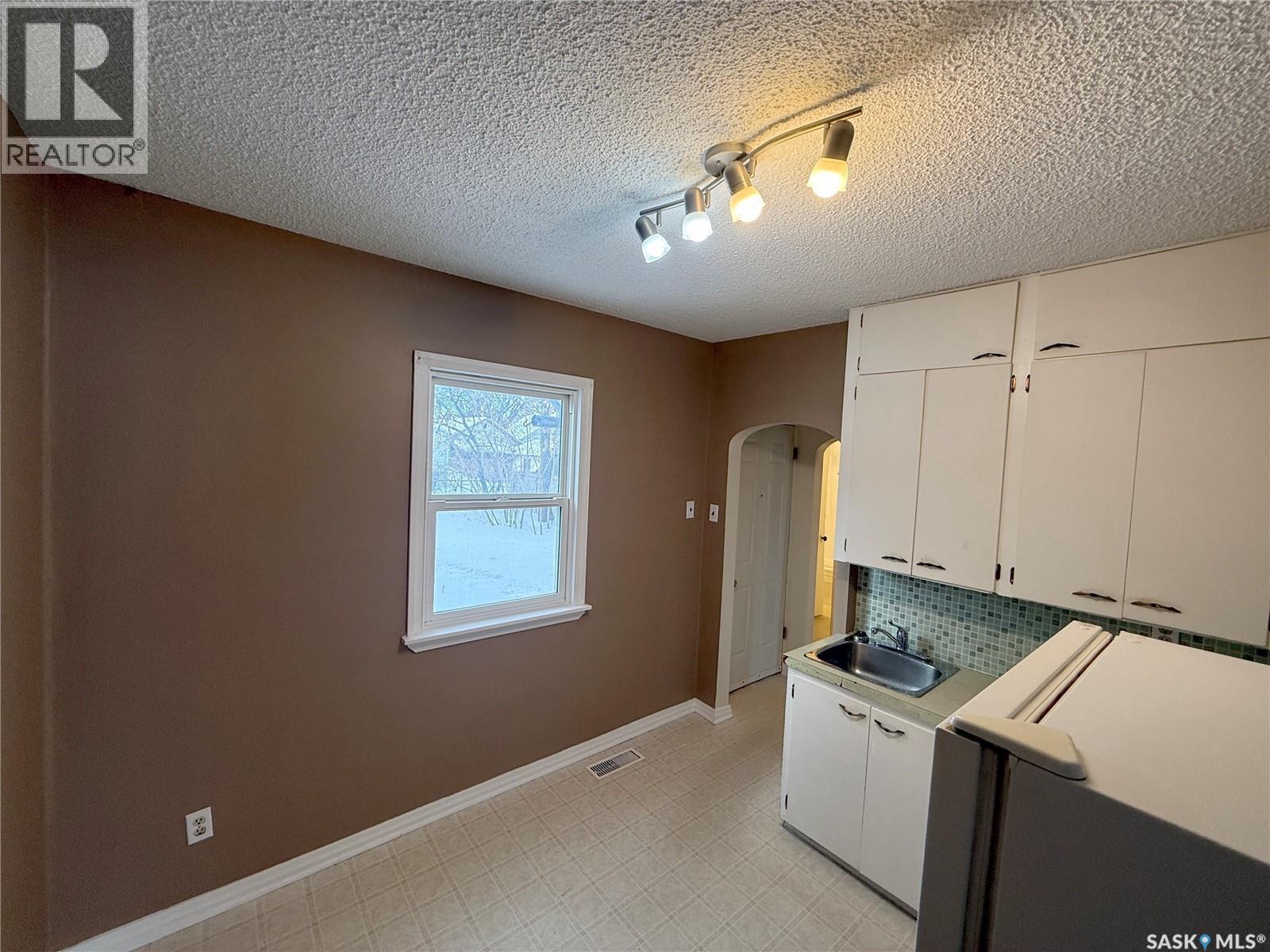 218 Hilliard Street E, Saskatoon, Saskatchewan  S7J 0E4 - Photo 8 - SK026701