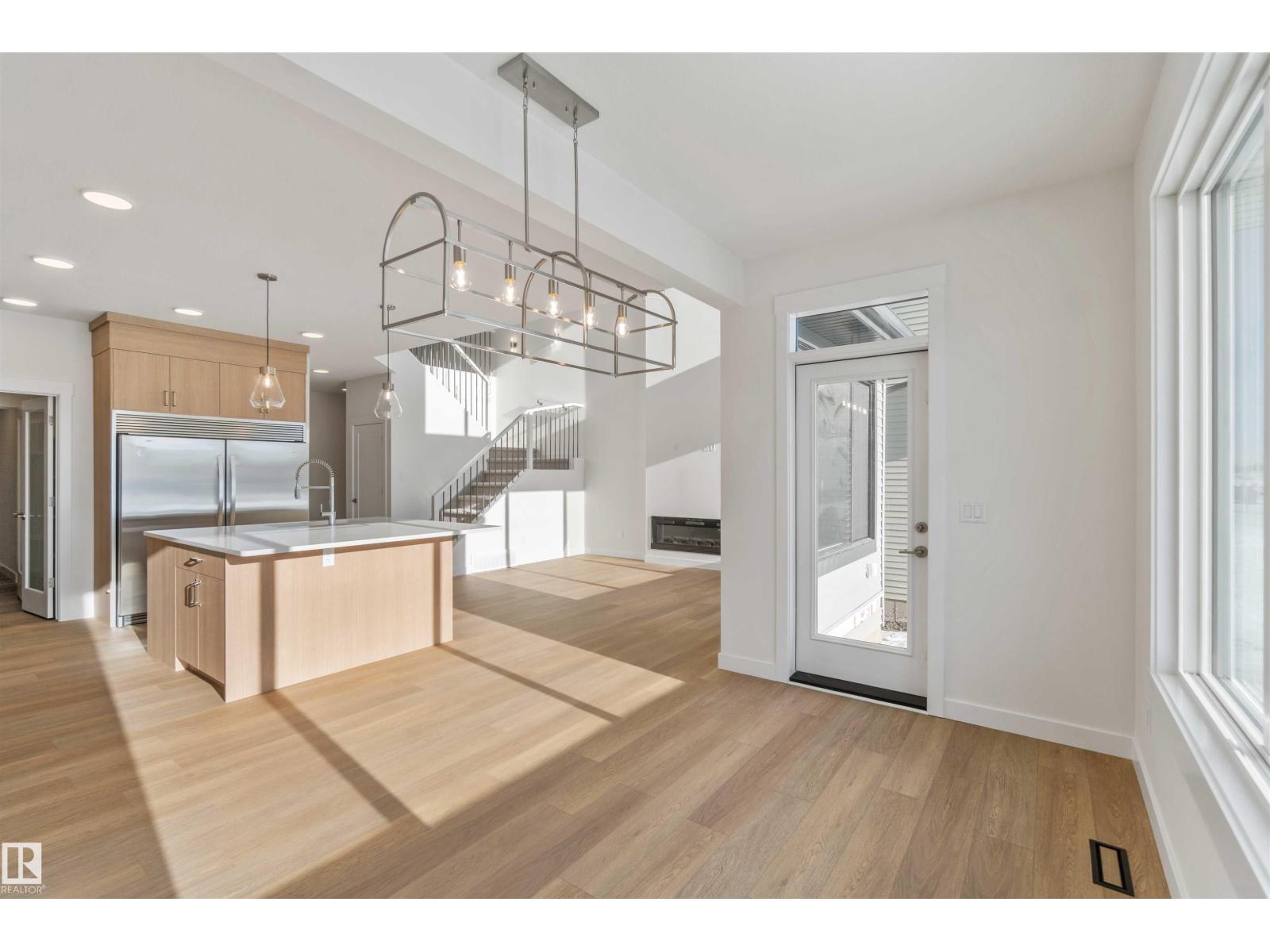 2215 4 Av Sw, Edmonton, Alberta  T6X 3L4 - Photo 15 - E4470133