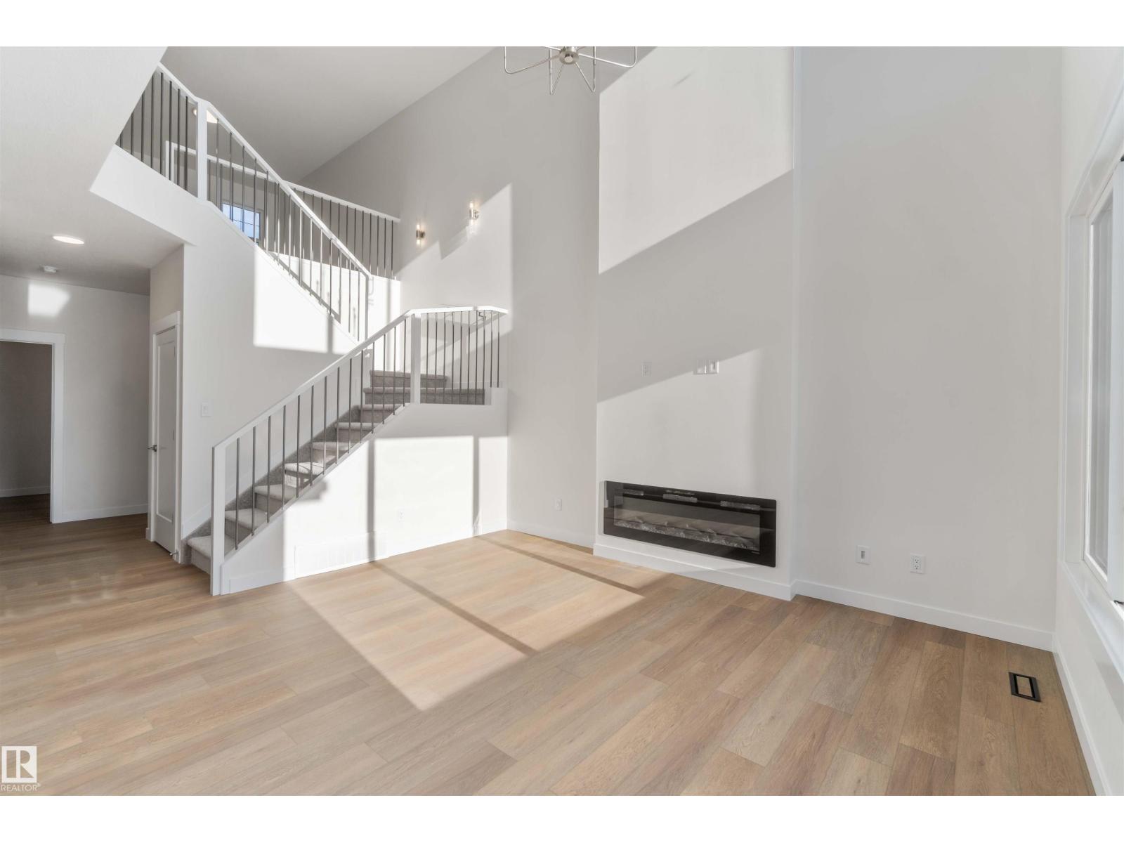 2215 4 Av Sw, Edmonton, Alberta  T6X 3L4 - Photo 17 - E4470133