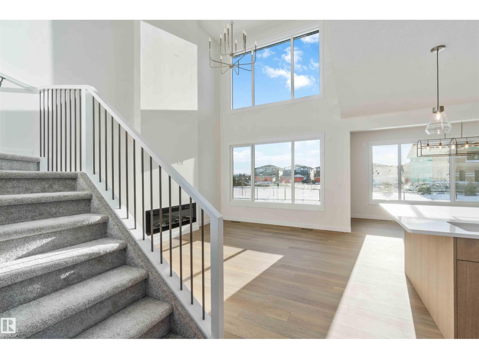 2215 4 Av Sw, Edmonton, Alberta  T6X 3L4 - Photo 21 - E4470133