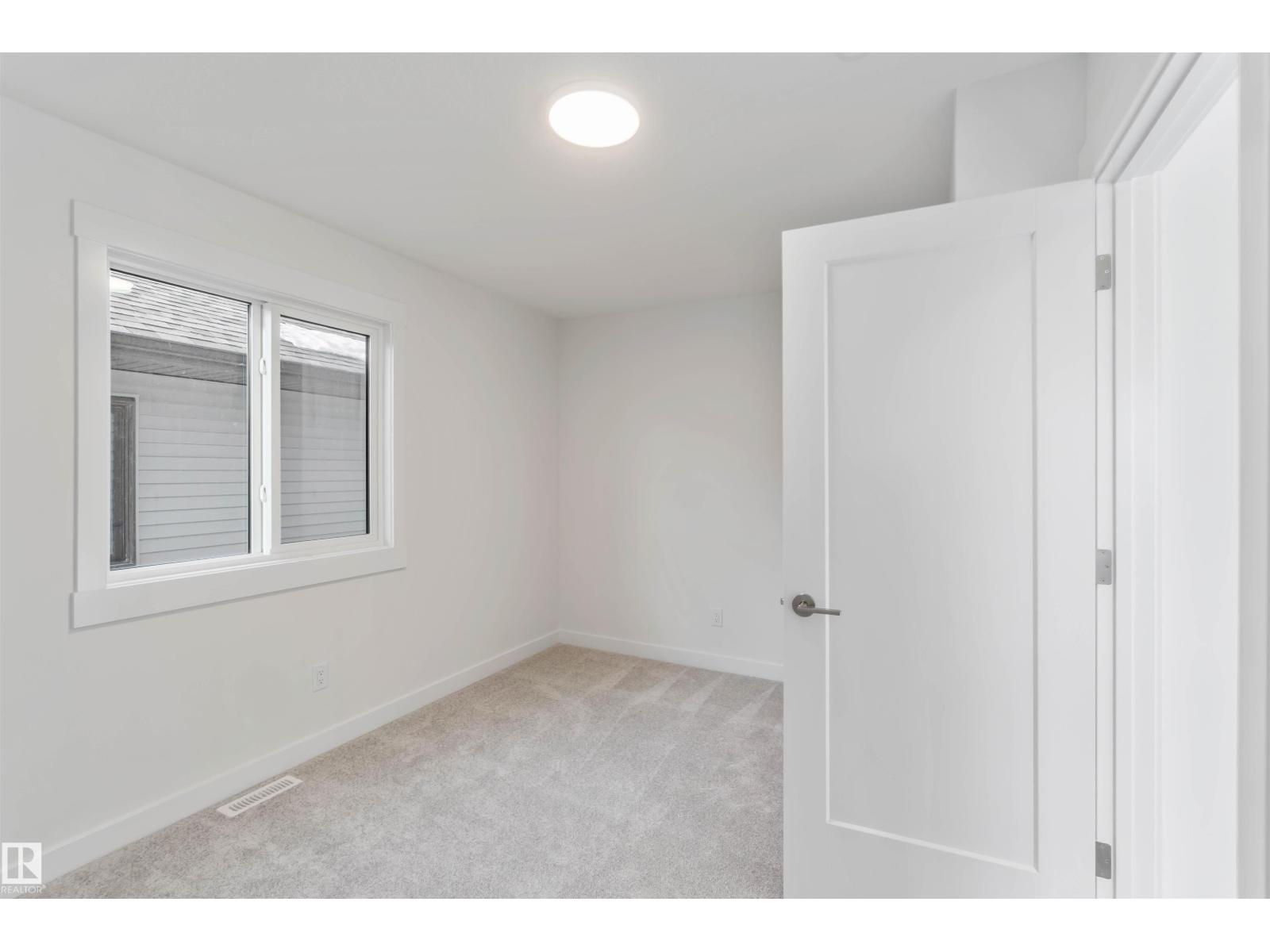 2215 4 Av Sw, Edmonton, Alberta  T6X 3L4 - Photo 31 - E4470133