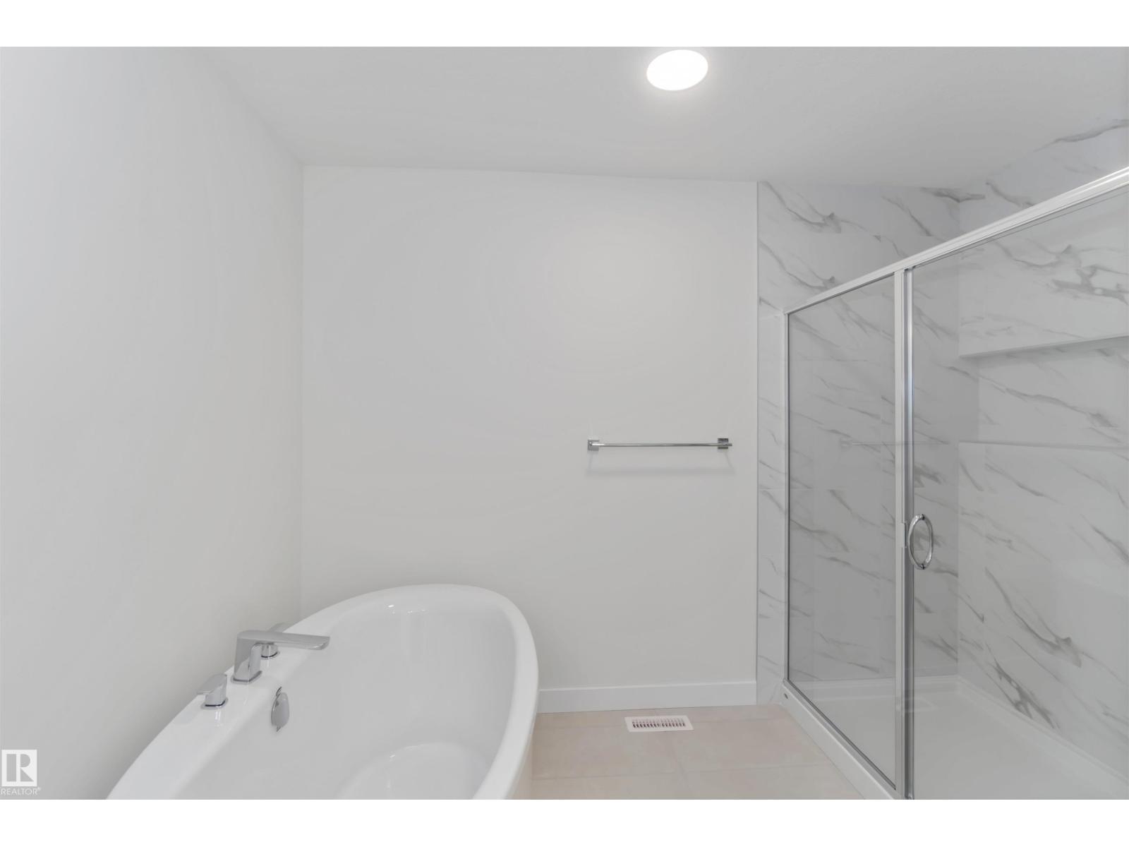 2215 4 Av Sw, Edmonton, Alberta  T6X 3L4 - Photo 36 - E4470133