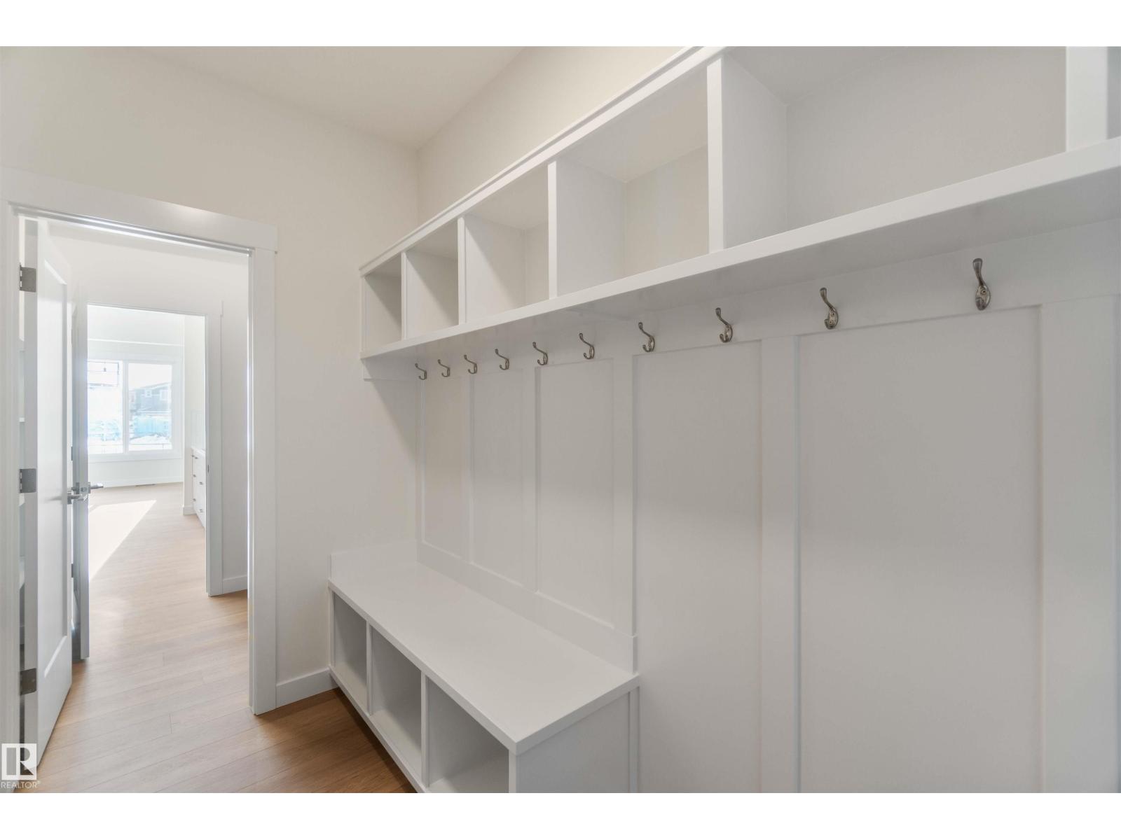 2215 4 Av Sw, Edmonton, Alberta  T6X 3L4 - Photo 7 - E4470133