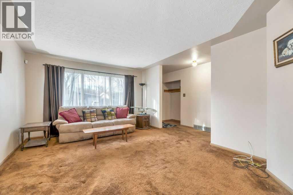 30 Butler Crescent Nw, Calgary, Alberta  T2L 1K3 - Photo 6 - A2270198