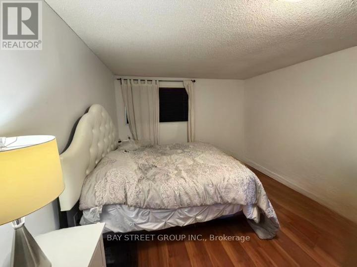 33 Winborne Road, Vaughan (Brownridge), Ontario  L4J 2R8 - Photo 8 - N12632882