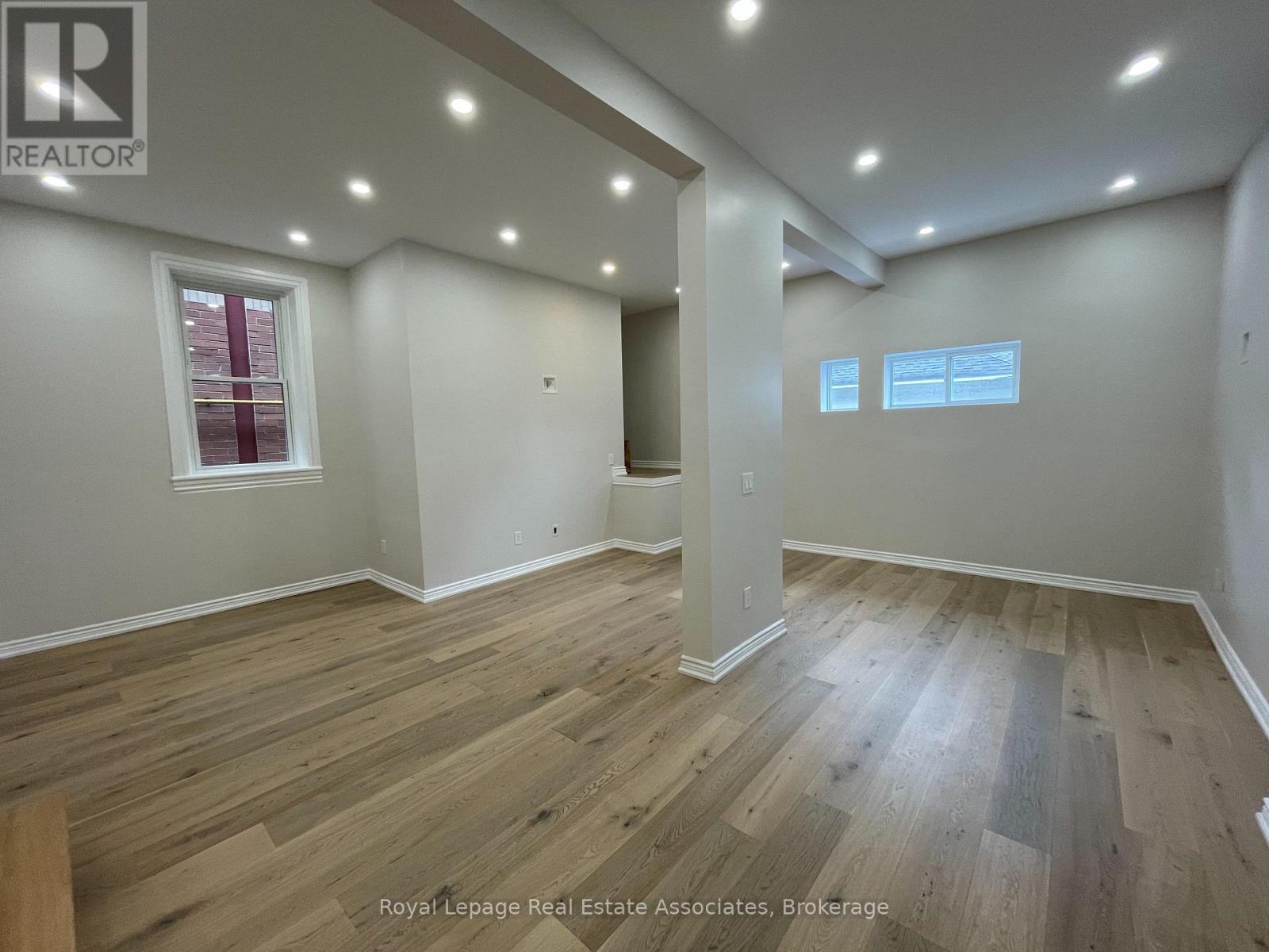 94 Lakeshore Road E, Mississauga, Ontario  L5G 1E3 - Photo 6 - W12699472