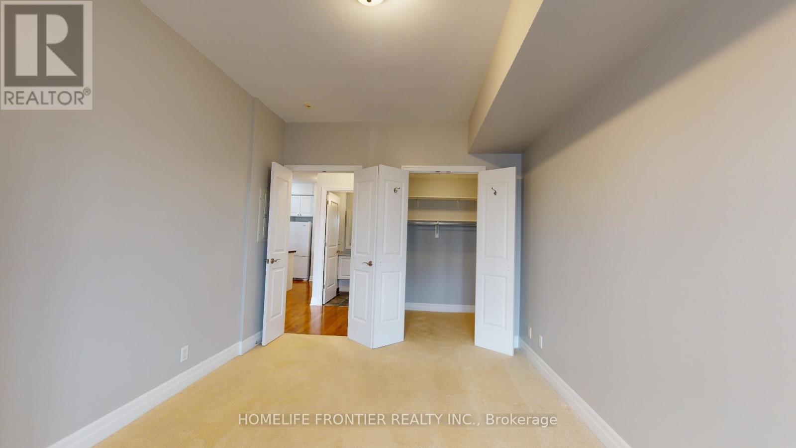 712 - 9 Burnhamthorpe Crescent, Toronto, Ontario  M9A 1G5 - Photo 8 - W12699476