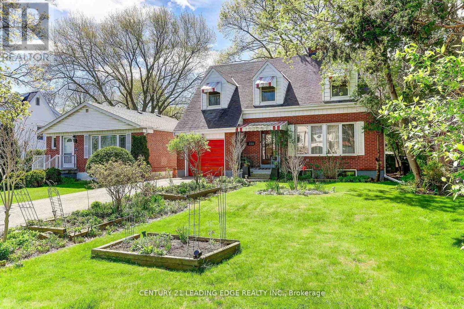 19 ROYALEIGH AVENUE, Toronto, Ontario