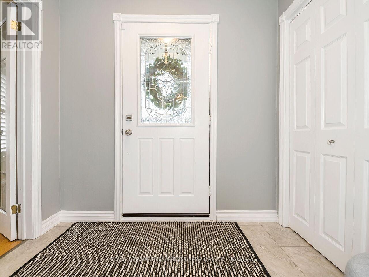 437 Highside Drive, Milton, Ontario  L9T 1W9 - Photo 4 - W12699490