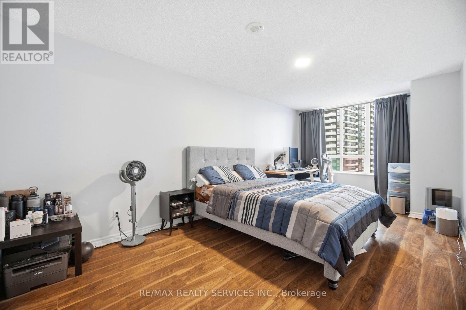 909 - 335 Rathburn Road W, Mississauga, Ontario  L5B 0C8 - Photo 12 - W12699548