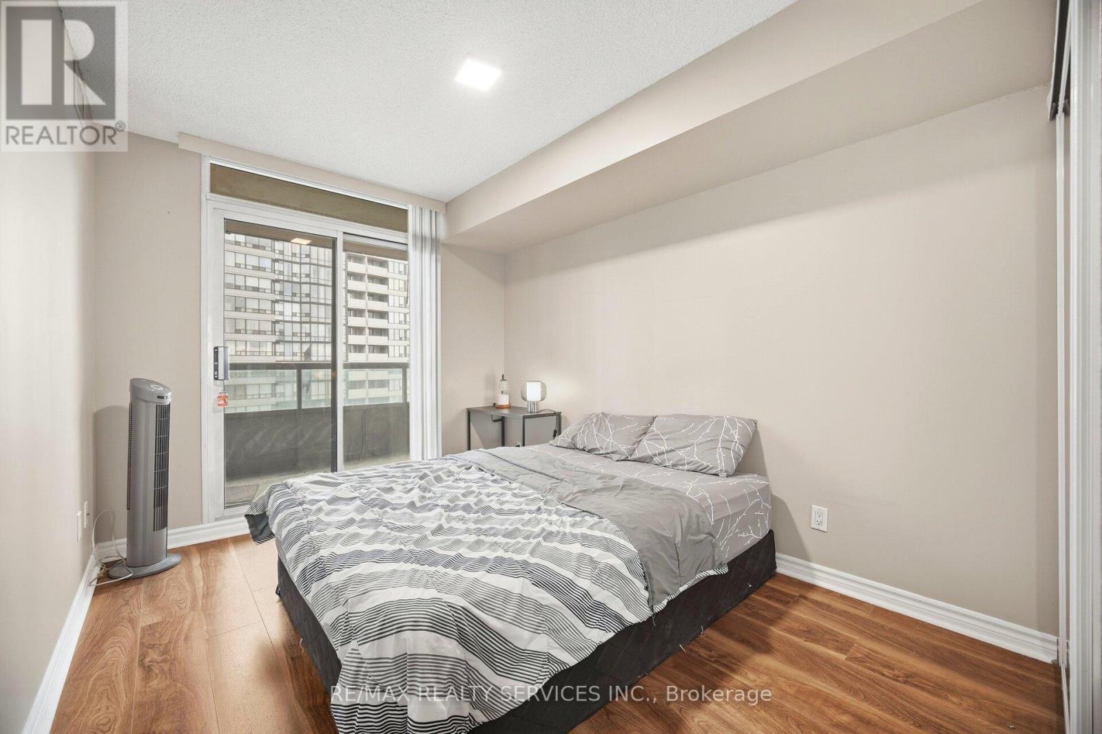 909 - 335 Rathburn Road W, Mississauga, Ontario  L5B 0C8 - Photo 15 - W12699548