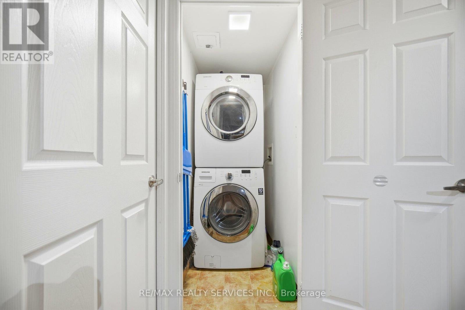 909 - 335 Rathburn Road W, Mississauga, Ontario  L5B 0C8 - Photo 17 - W12699548