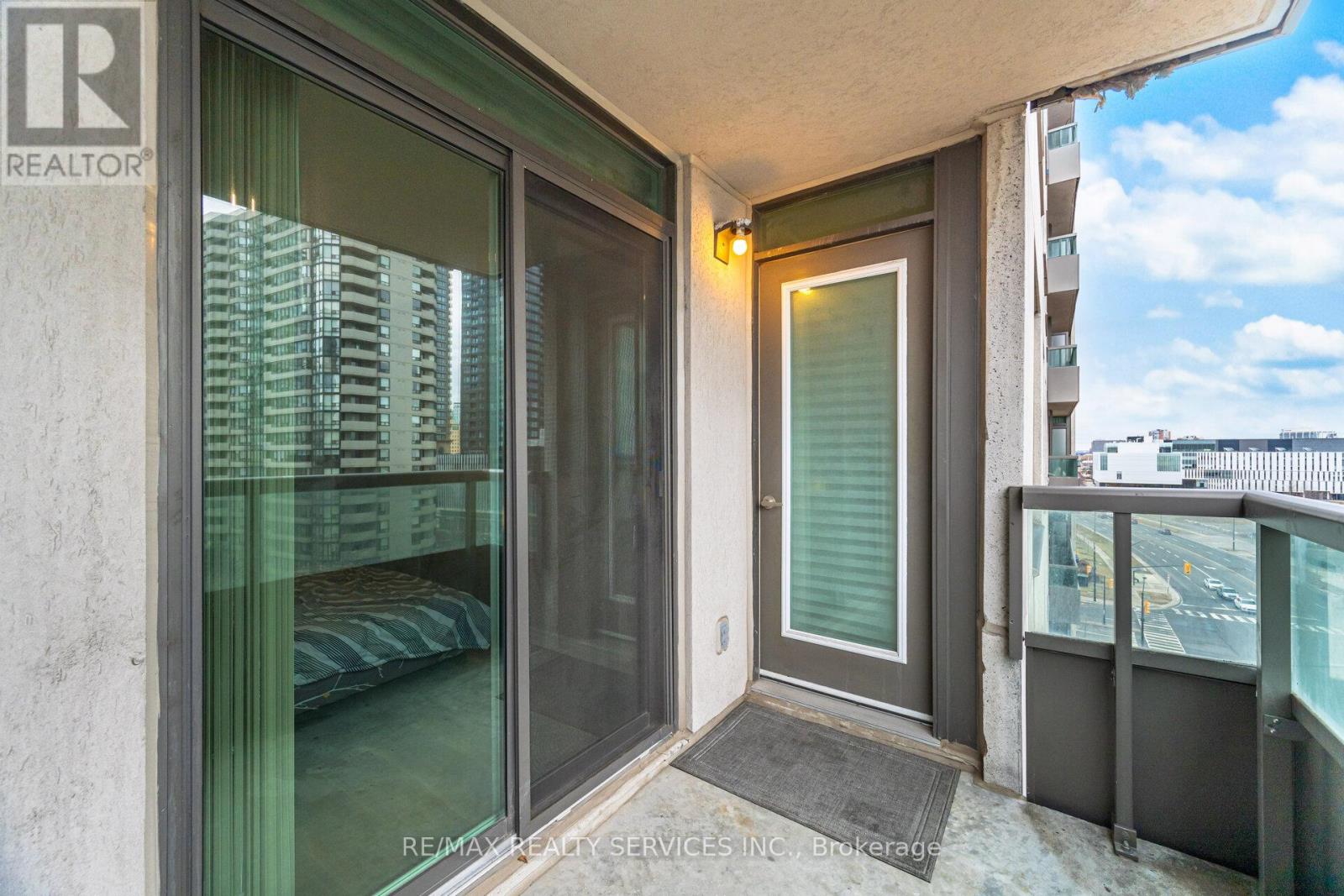 909 - 335 Rathburn Road W, Mississauga, Ontario  L5B 0C8 - Photo 18 - W12699548