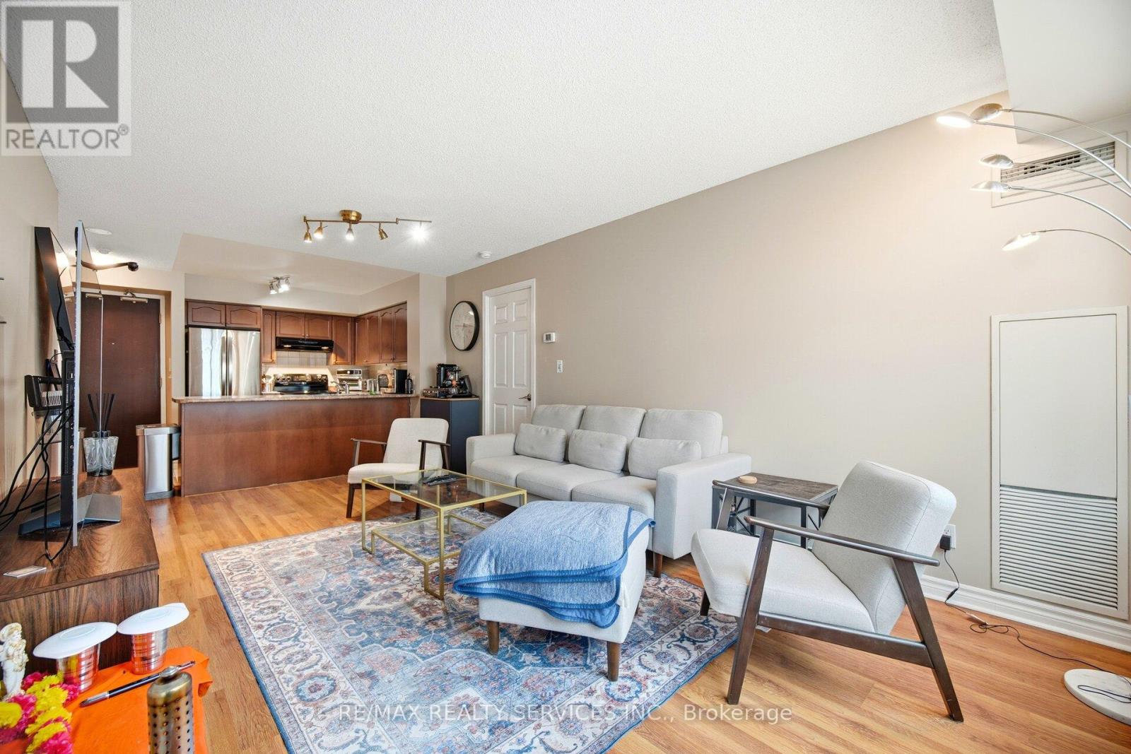 909 - 335 Rathburn Road W, Mississauga, Ontario  L5B 0C8 - Photo 7 - W12699548