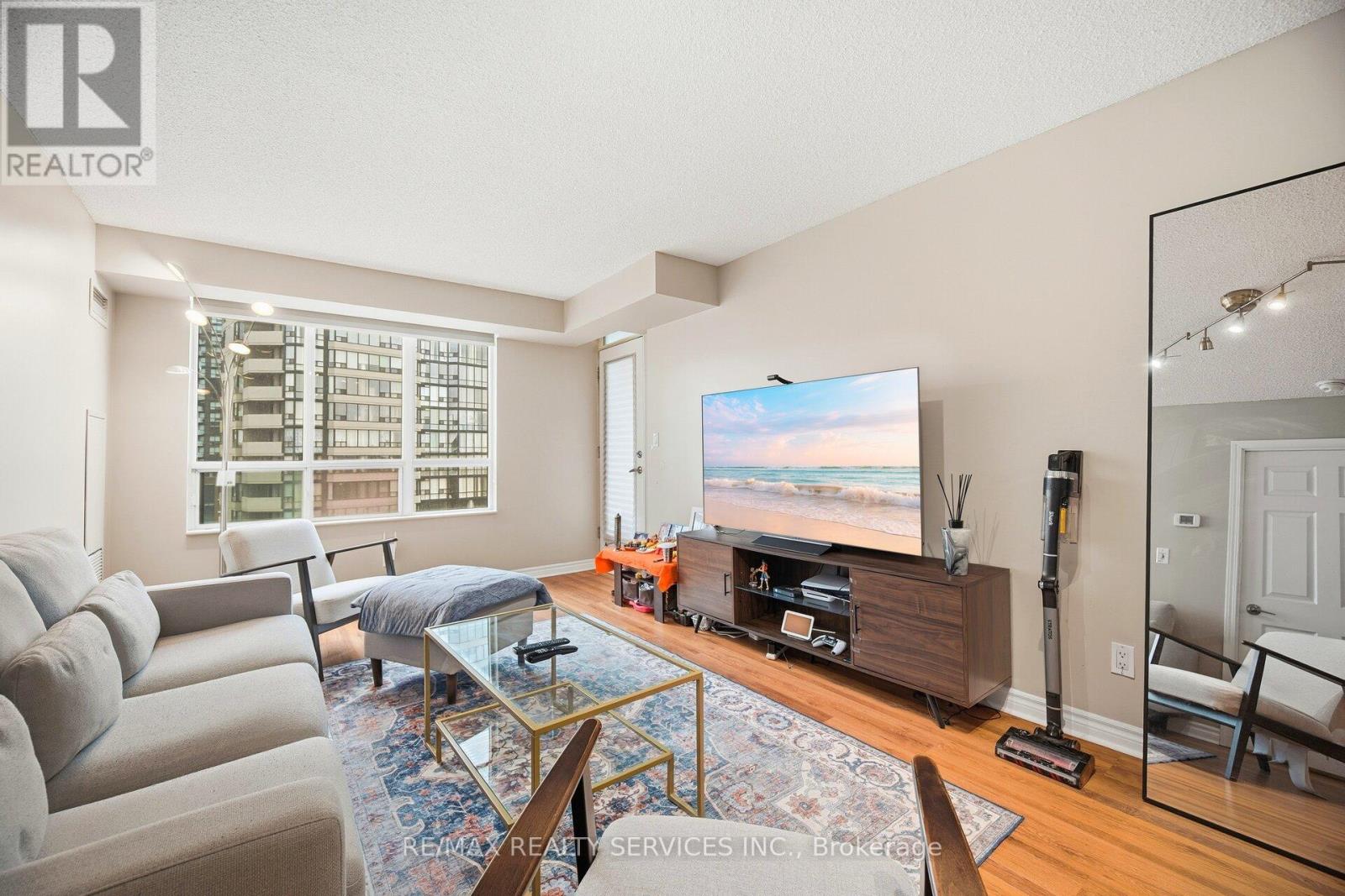 909 - 335 Rathburn Road W, Mississauga, Ontario  L5B 0C8 - Photo 8 - W12699548