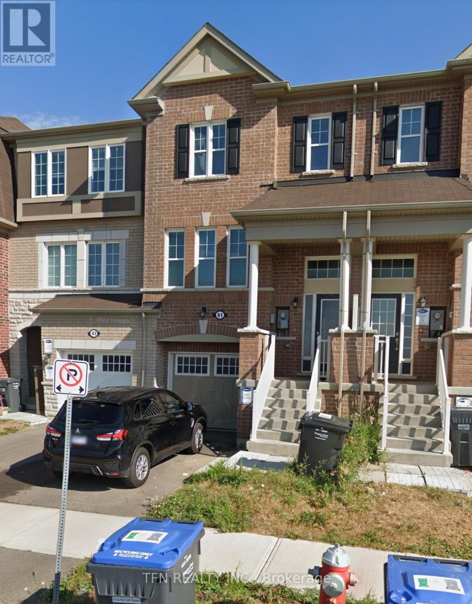 41 Baycliffe Crescent, Brampton, Ontario  L7A 3Z3 - Photo 1 - W12699566