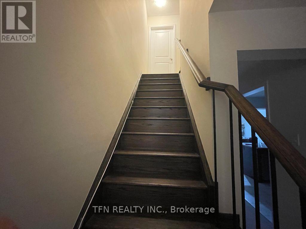 41 Baycliffe Crescent, Brampton, Ontario  L7A 3Z3 - Photo 3 - W12699566