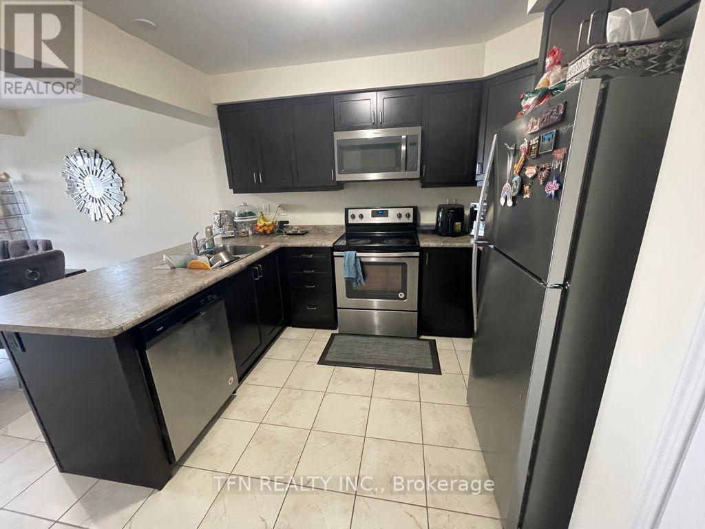 41 Baycliffe Crescent, Brampton, Ontario  L7A 3Z3 - Photo 6 - W12699566