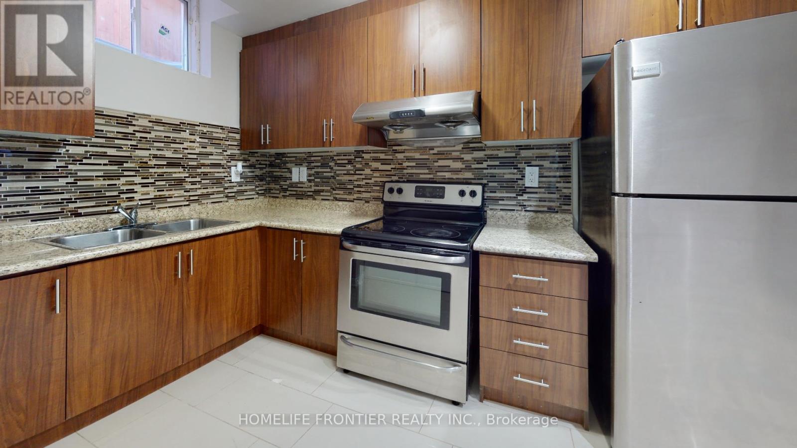 Bsmt - 395 Mountainash Road, Brampton, Ontario  L6R 0Z3 - Photo 8 - W12699568