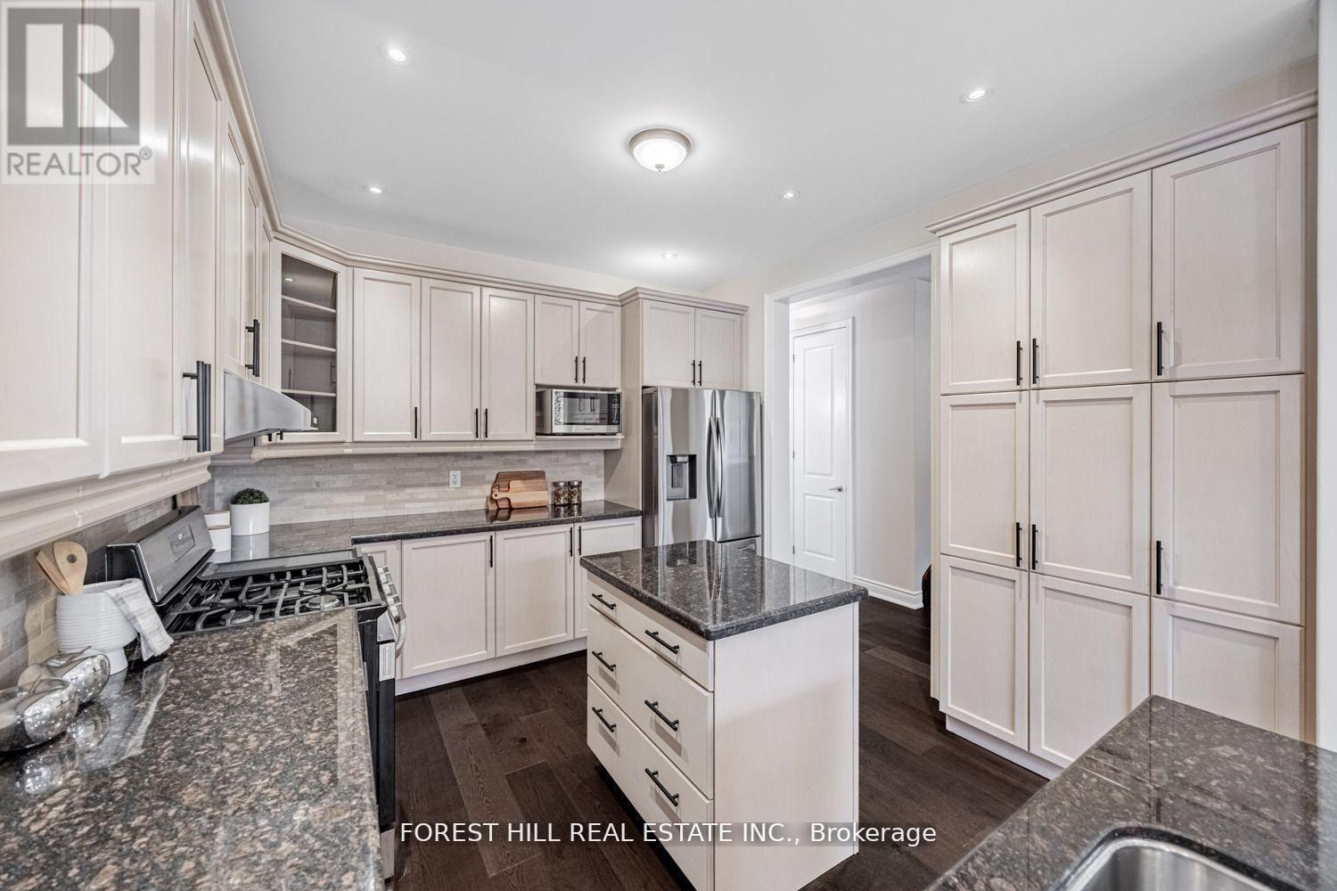 231 Butterfly Lane, Oakville, Ontario  L6L 6V4 - Photo 16 - W12699576