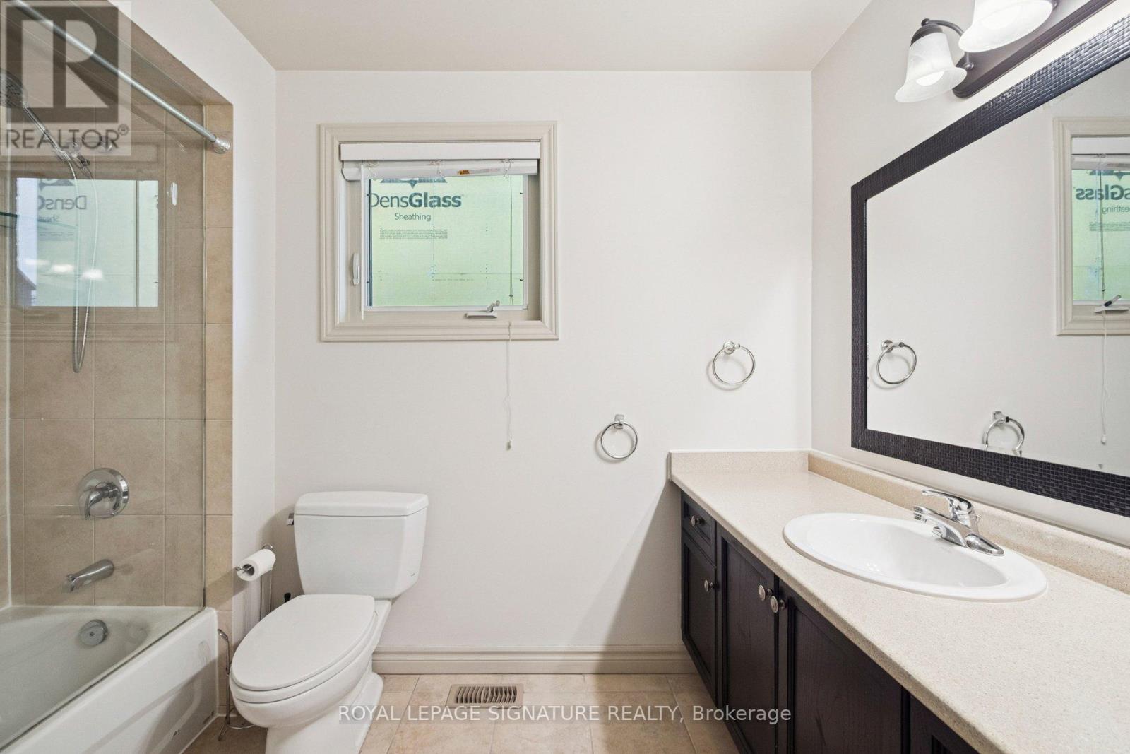 94 Belgravia Avenue, Toronto, Ontario  M6E 2M5 - Photo 16 - W12699604