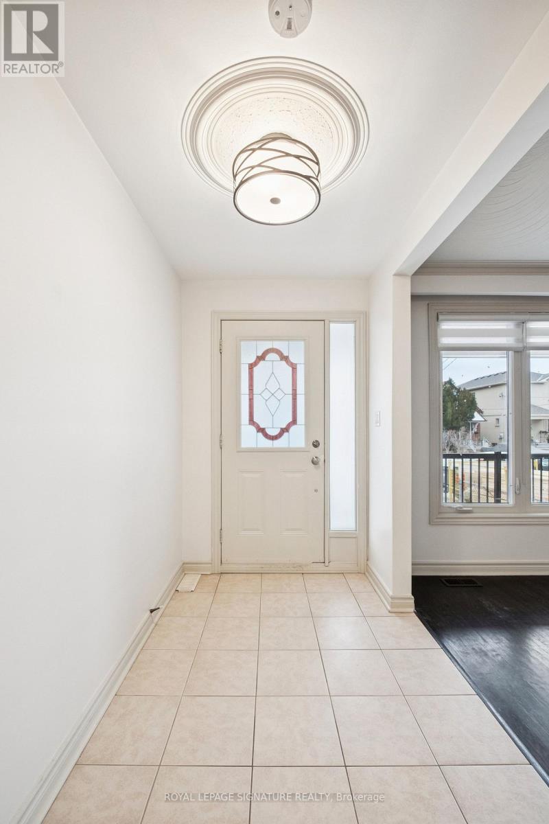 94 Belgravia Avenue, Toronto, Ontario  M6E 2M5 - Photo 4 - W12699604