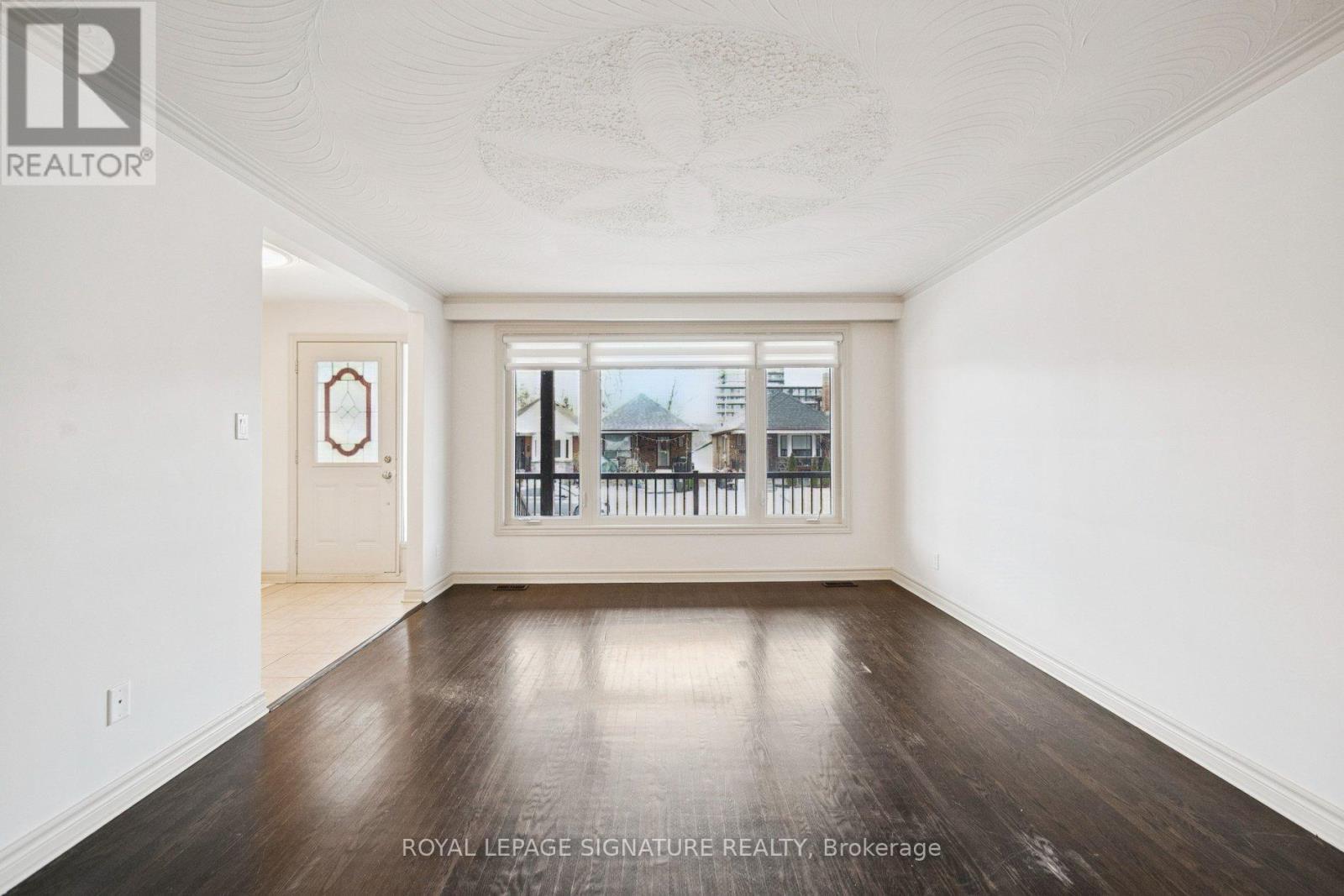 94 Belgravia Avenue, Toronto, Ontario  M6E 2M5 - Photo 5 - W12699604