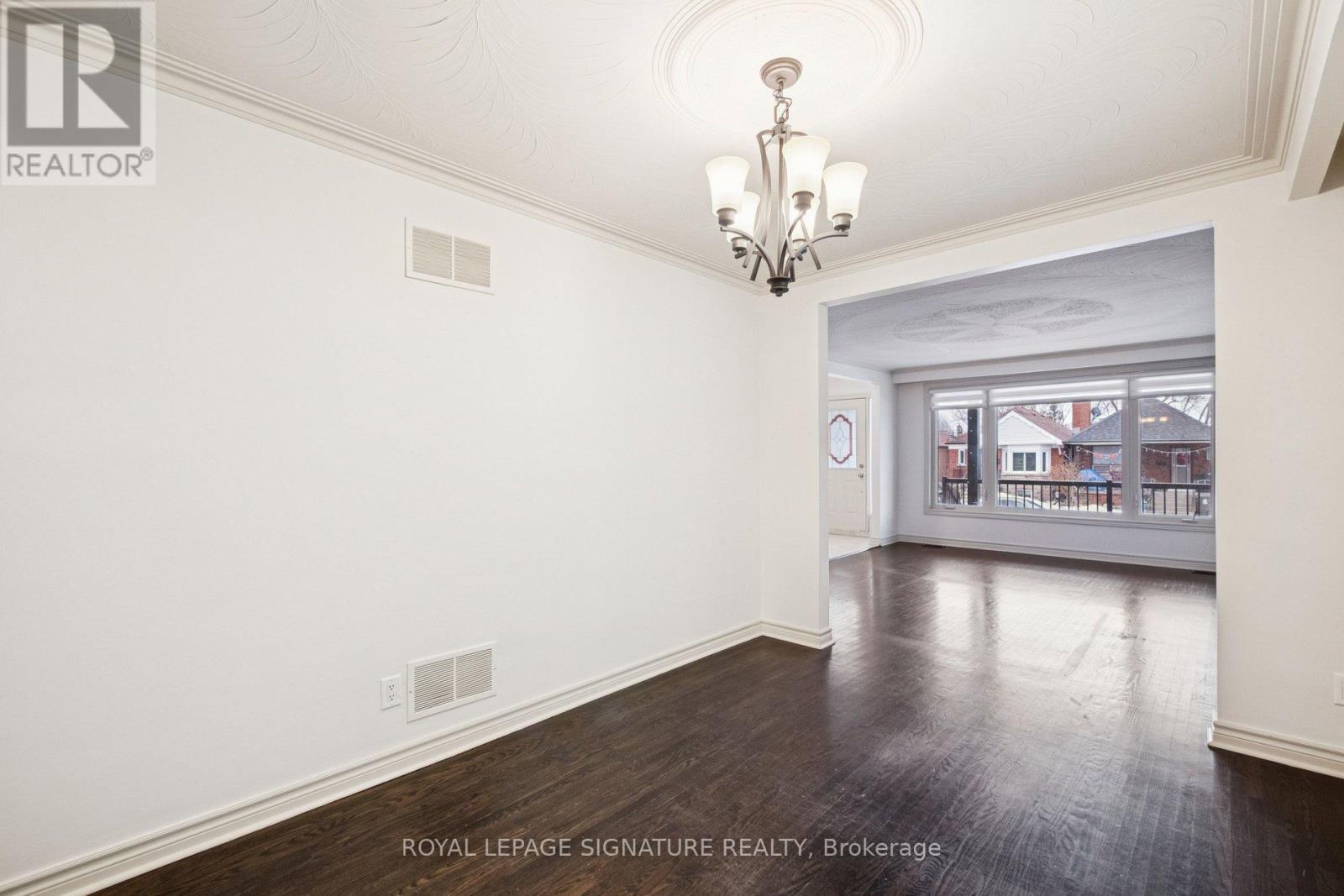 94 Belgravia Avenue, Toronto, Ontario  M6E 2M5 - Photo 7 - W12699604