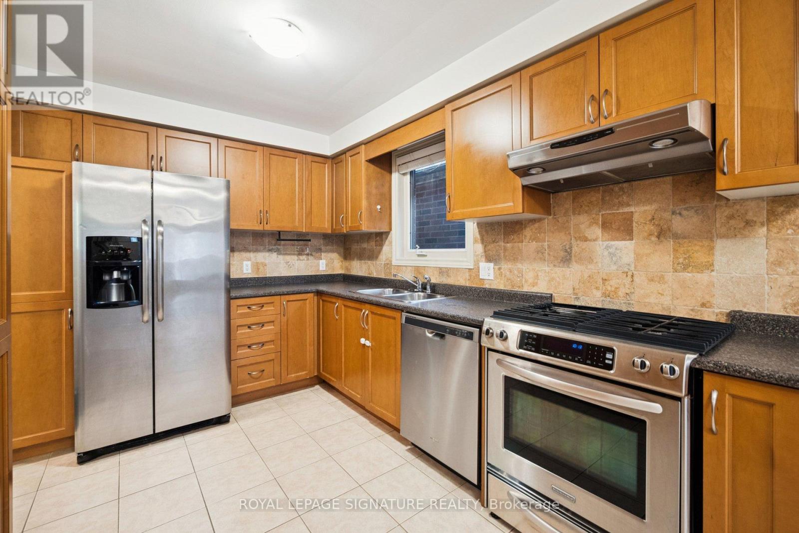 94 Belgravia Avenue, Toronto, Ontario  M6E 2M5 - Photo 9 - W12699604