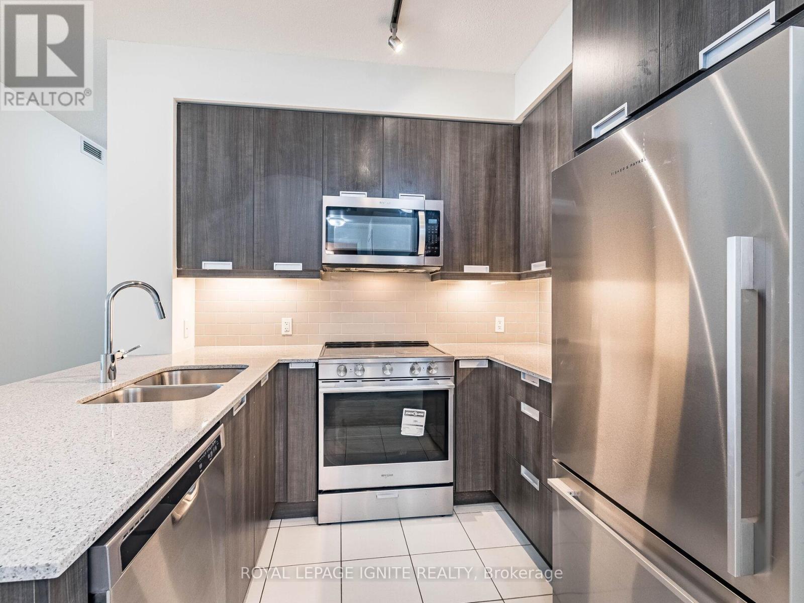 2516 - 35 Watergarden Drive, Mississauga, Ontario  L5R 0G8 - Photo 10 - W12699656