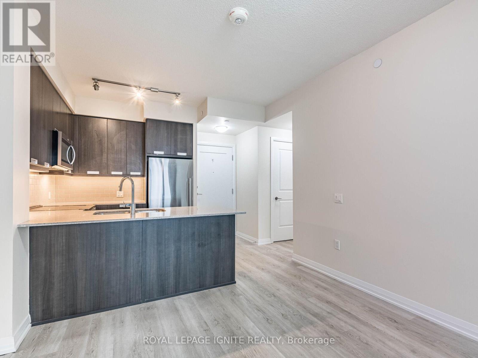 2516 - 35 Watergarden Drive, Mississauga, Ontario  L5R 0G8 - Photo 11 - W12699656