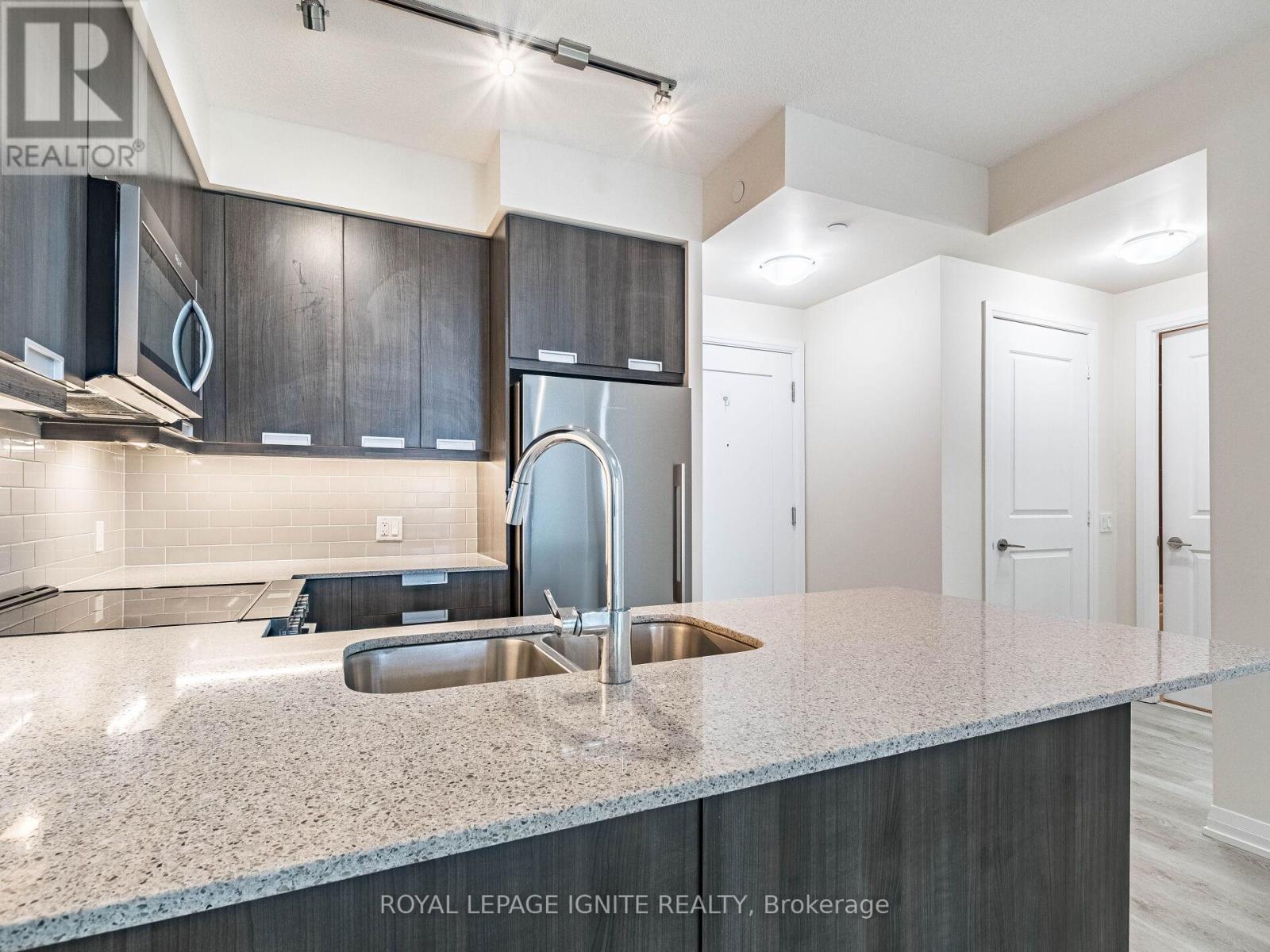 2516 - 35 Watergarden Drive, Mississauga, Ontario  L5R 0G8 - Photo 13 - W12699656