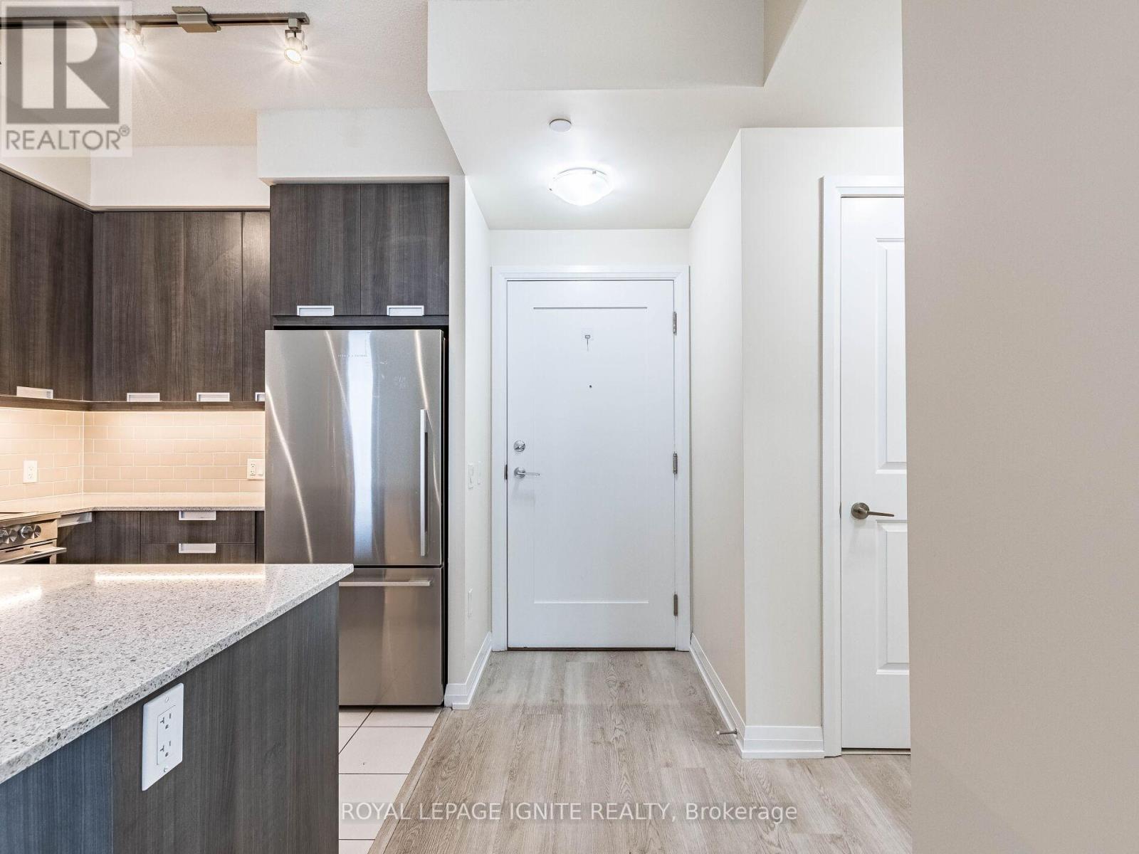 2516 - 35 Watergarden Drive, Mississauga, Ontario  L5R 0G8 - Photo 8 - W12699656