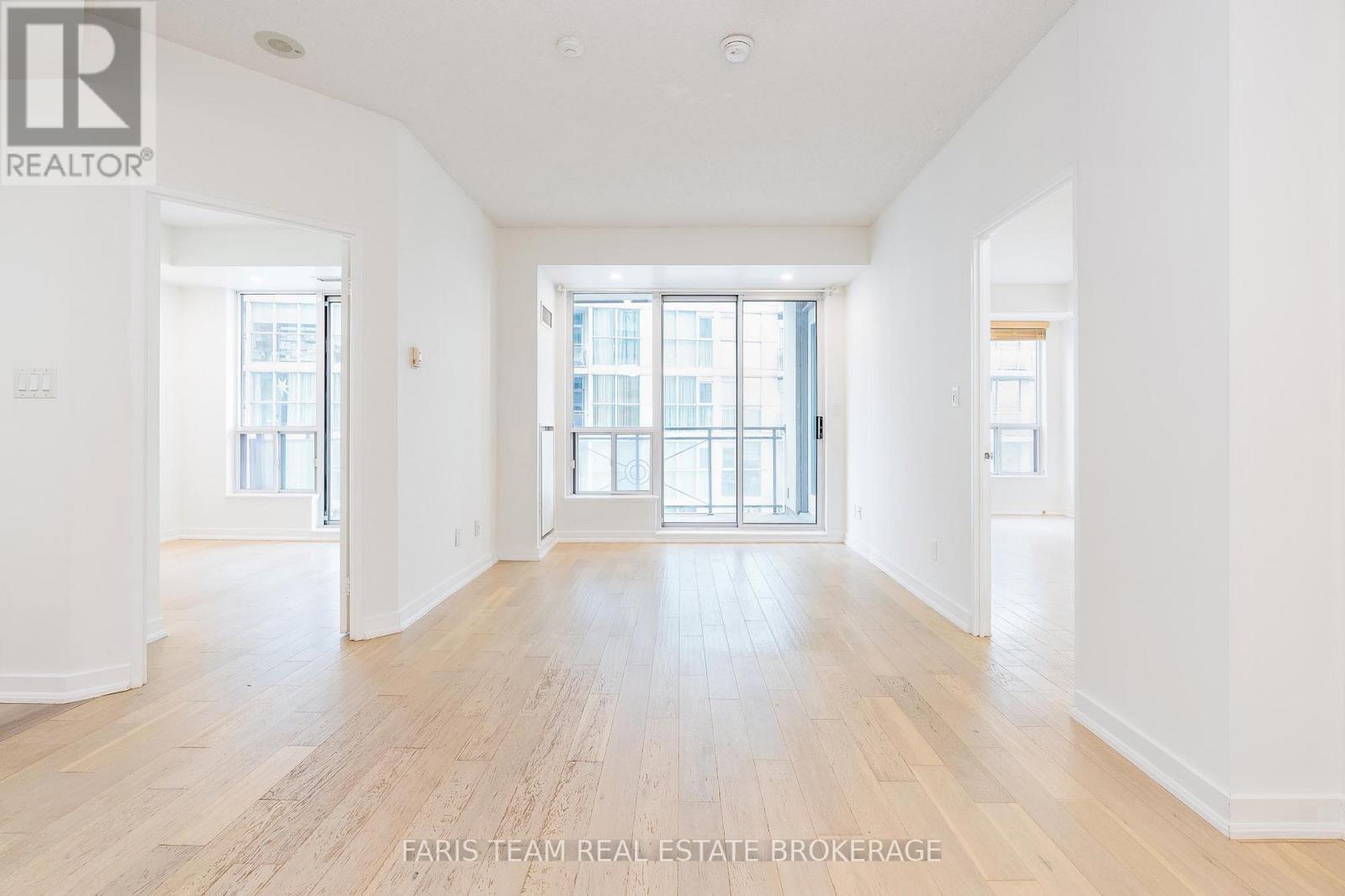 806 - 88 Palace Pier Court, Toronto, Ontario  M8V 4C2 - Photo 16 - W12699660