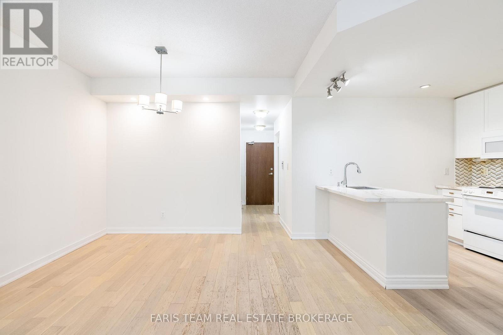 806 - 88 Palace Pier Court, Toronto, Ontario  M8V 4C2 - Photo 8 - W12699660