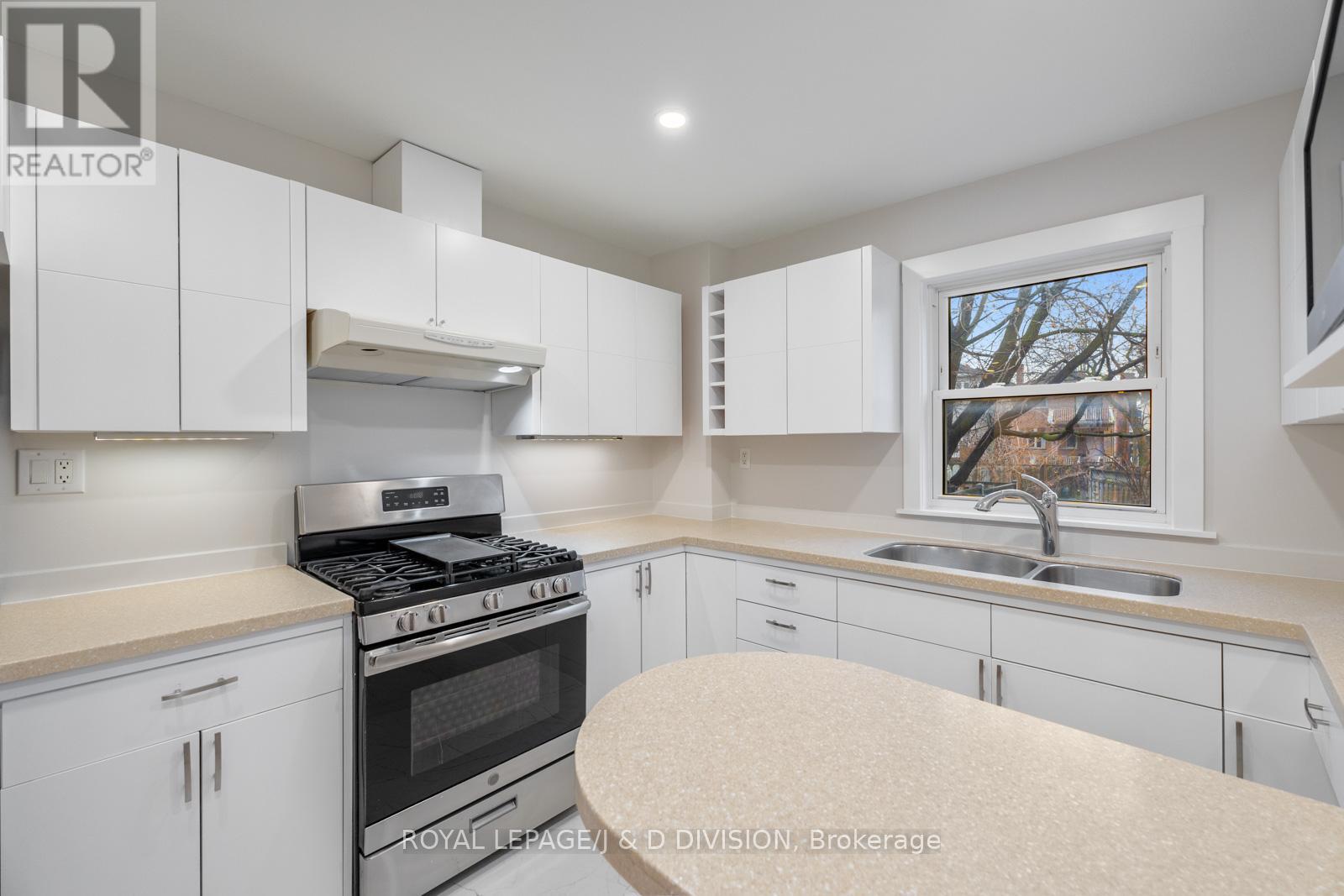 1132a Dovercourt Road, Toronto, Ontario  M6H 2X9 - Photo 10 - W12699720