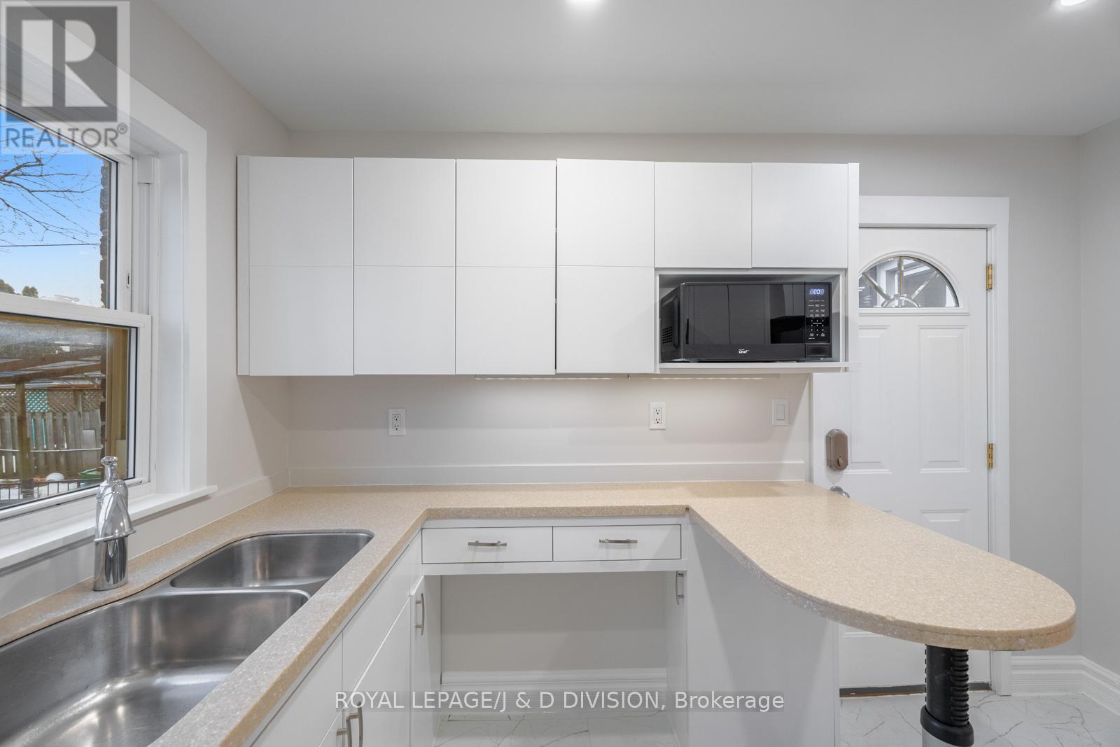 1132a Dovercourt Road, Toronto, Ontario  M6H 2X9 - Photo 12 - W12699720