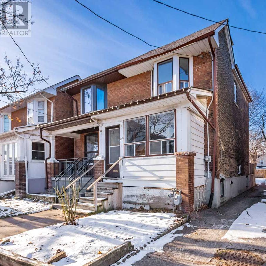 1132a Dovercourt Road, Toronto, Ontario  M6H 2X9 - Photo 2 - W12699720