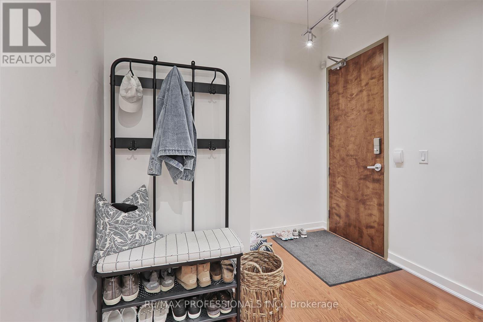 706 - 2 Fieldway Road, Toronto, Ontario  M8Z 0B9 - Photo 8 - W12699730