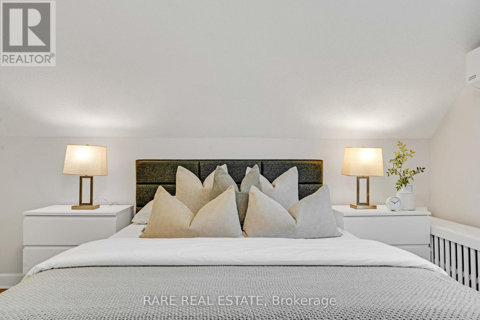 2073 Leighland Road, Burlington, Ontario  L7R 3S9 - Photo 35 - W12697110