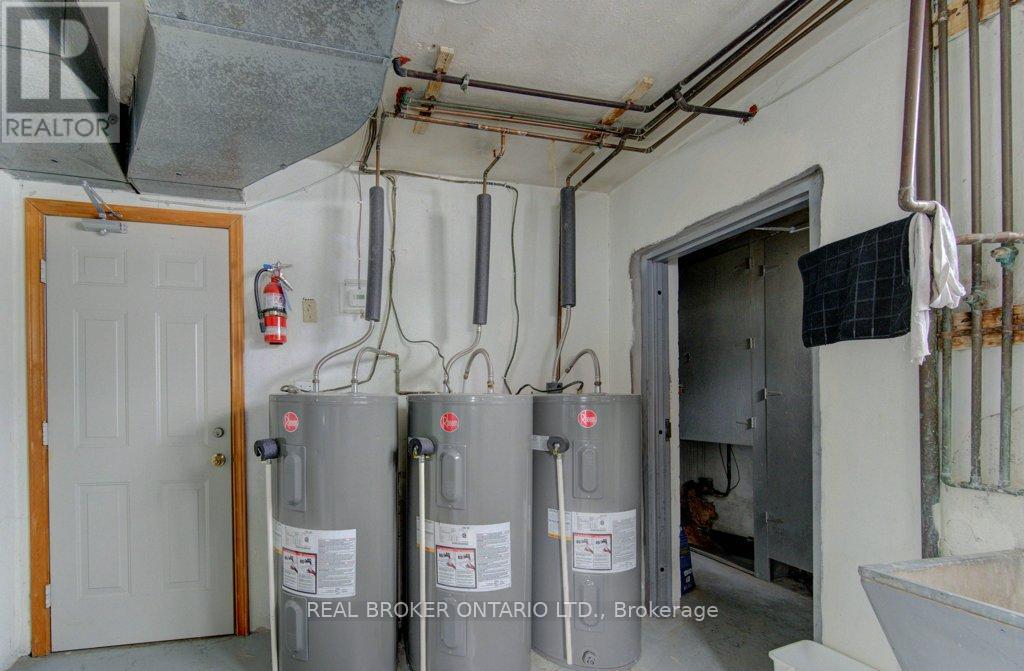 109 Eton Drive, Kitchener, Ontario  N2B 1N1 - Photo 10 - X12699584