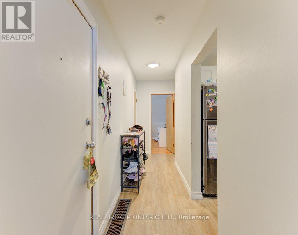 109 Eton Drive, Kitchener, Ontario  N2B 1N1 - Photo 24 - X12699584