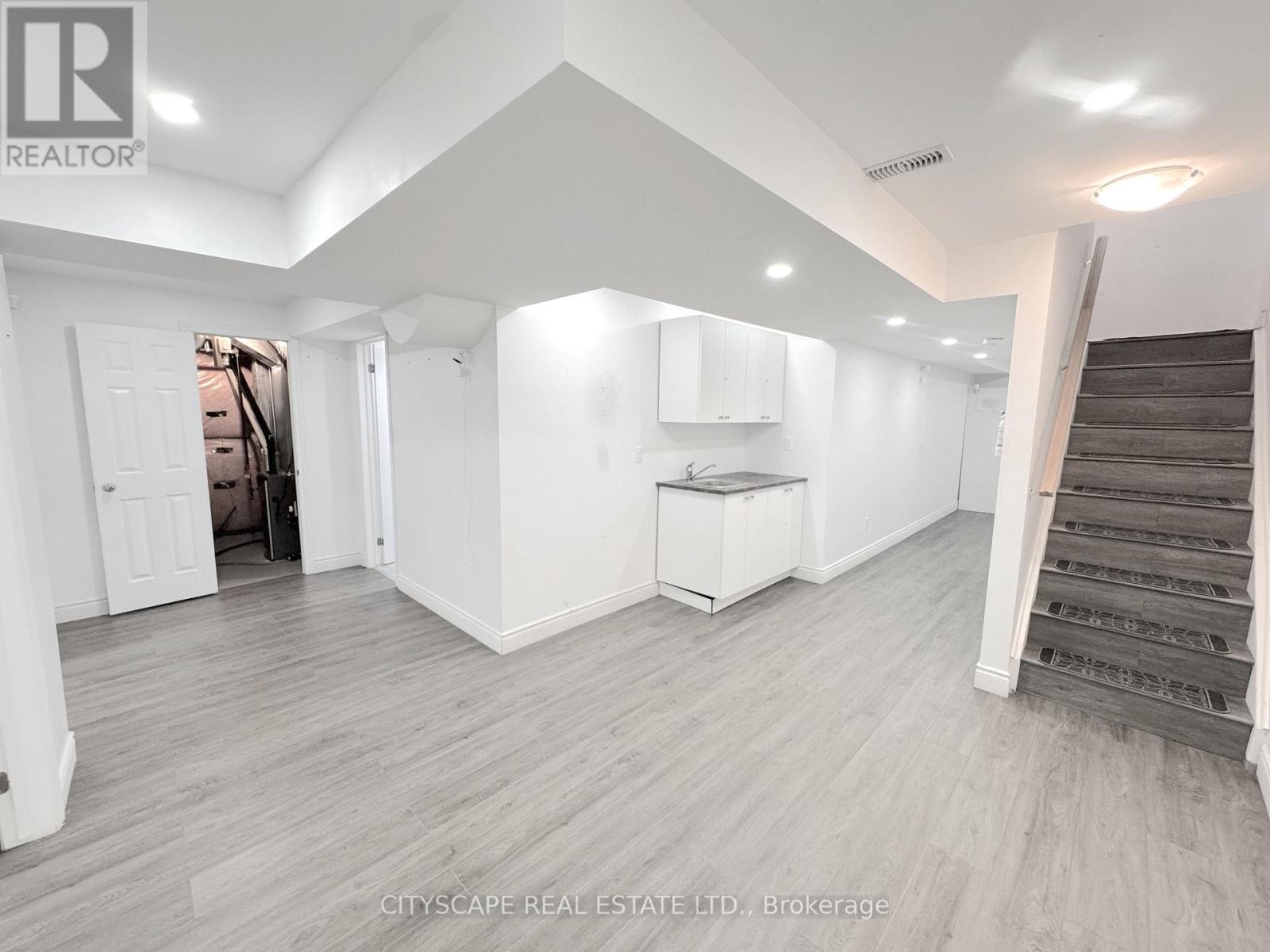 32 Mull Avenue, Haldimand, Ontario  N3W 0B9 - Photo 35 - X12699636