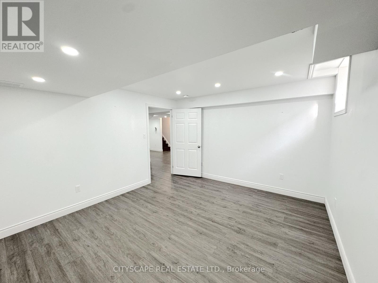 32 Mull Avenue, Haldimand, Ontario  N3W 0B9 - Photo 41 - X12699636