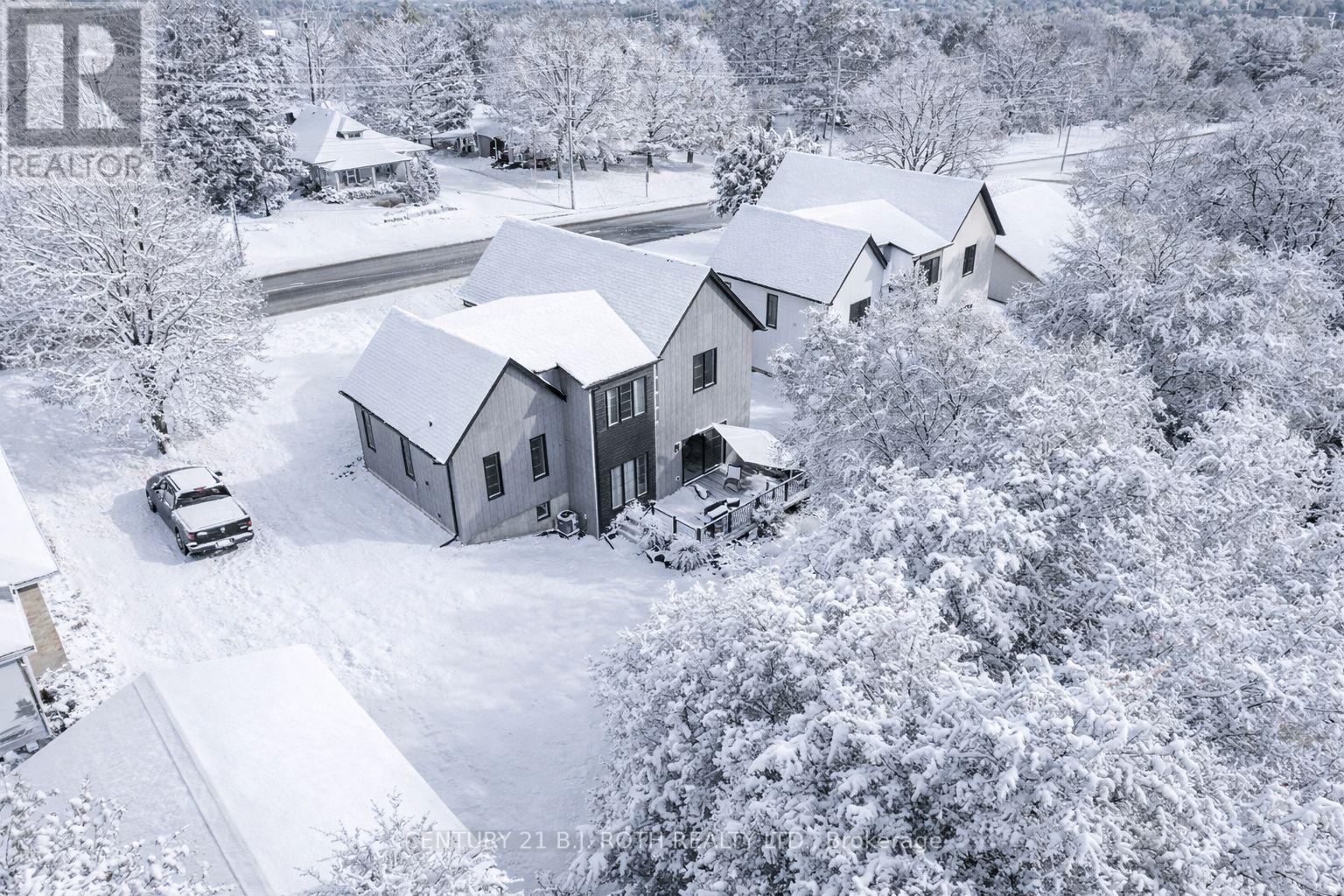 1076 7th Avenue, Hanover, Ontario  N4N 2K1 - Photo 2 - X12699644