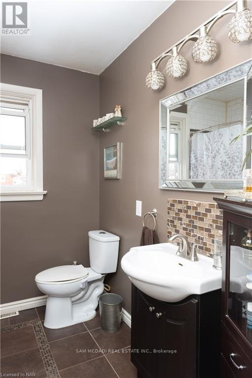 Upper - 7003 Ann Street, Niagara Falls, Ontario  L2G 3C8 - Photo 16 - X12699670