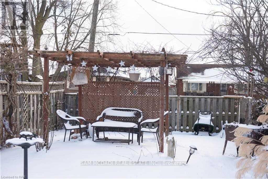 Upper - 7003 Ann Street, Niagara Falls, Ontario  L2G 3C8 - Photo 21 - X12699670